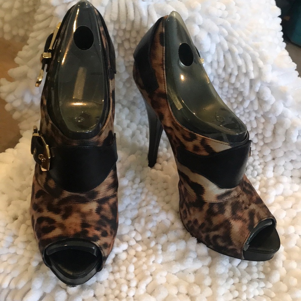Leopard high heels!